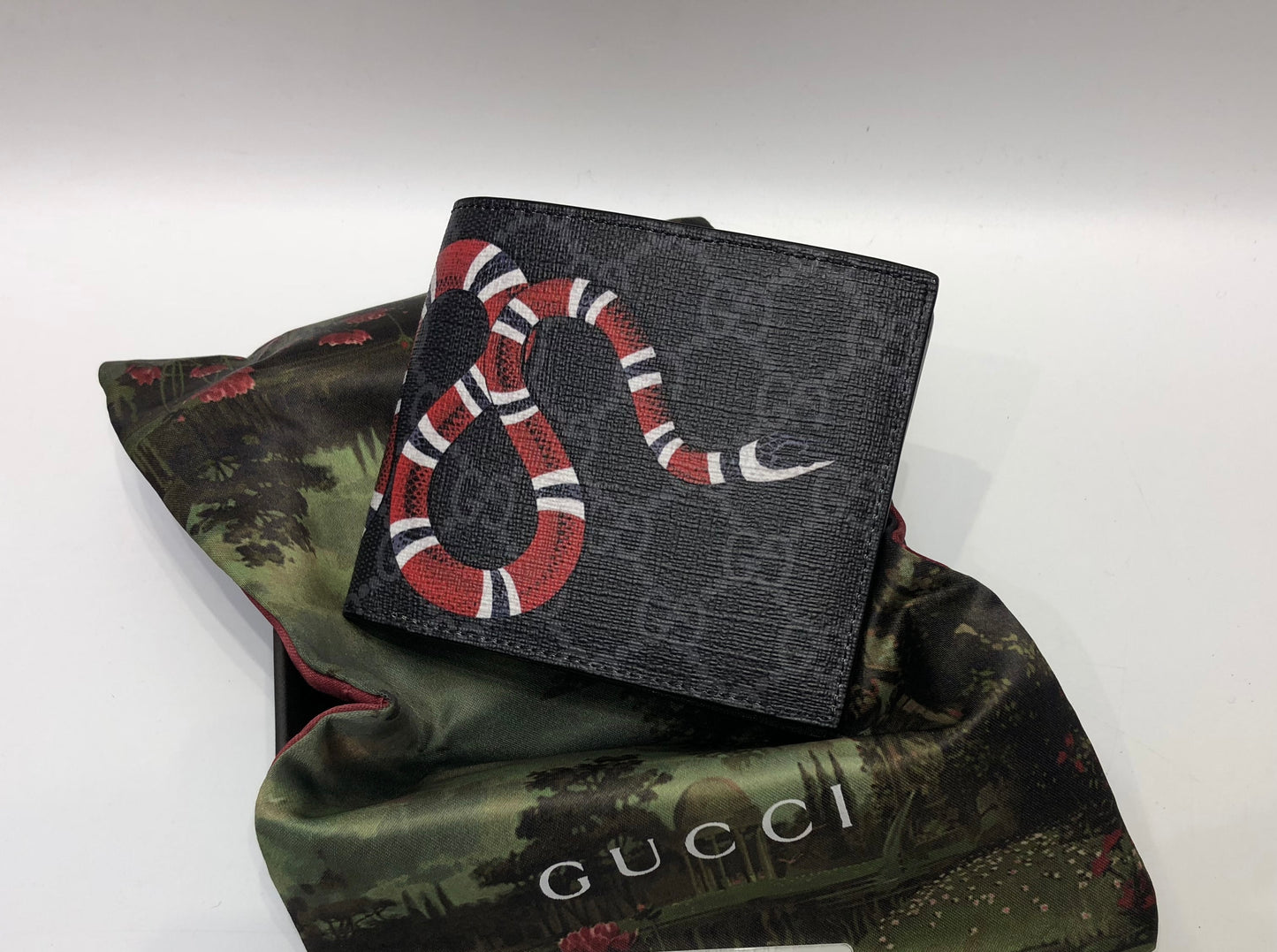 Gucci snake men wallet black