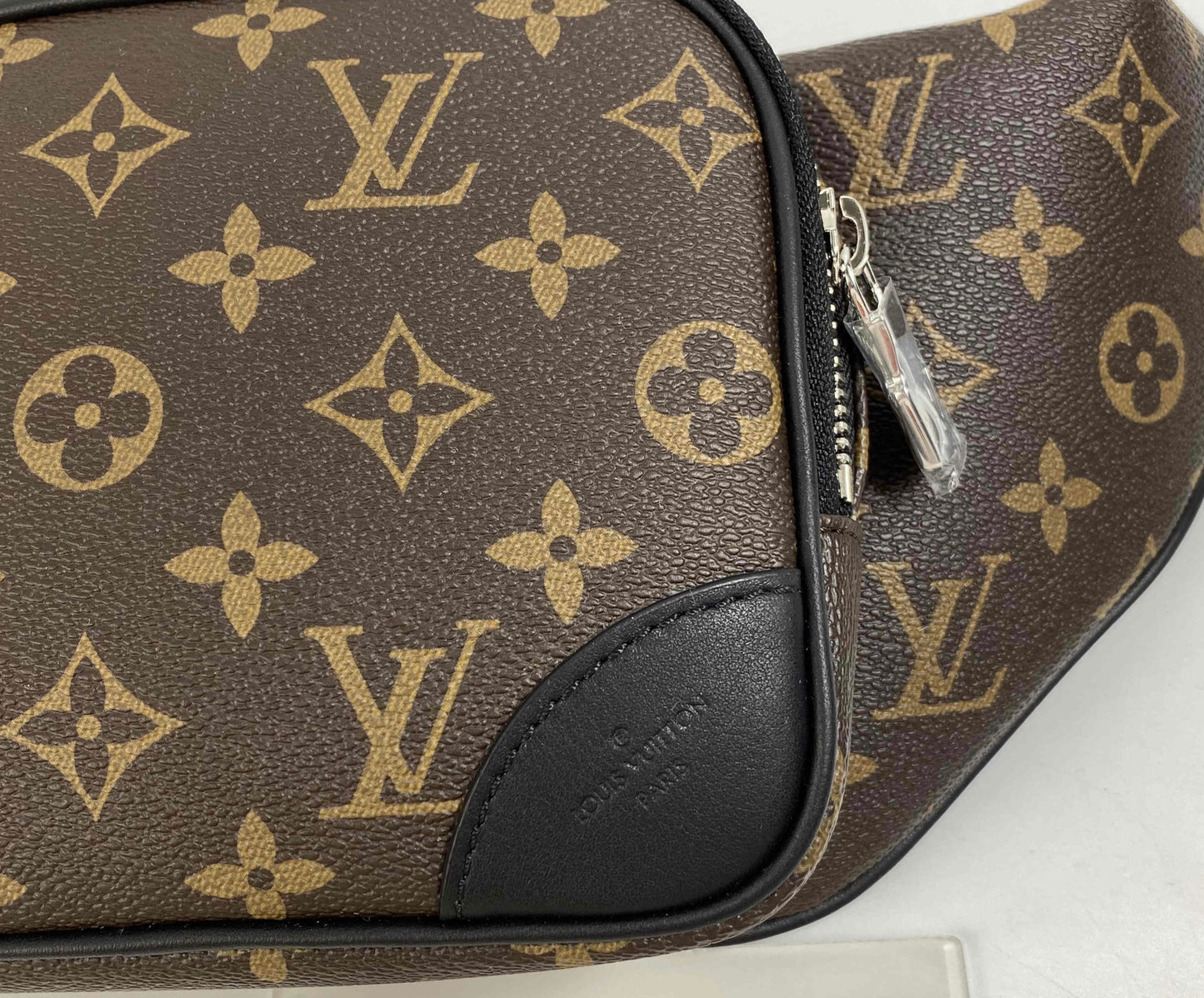 Louis Vuitton slingbag