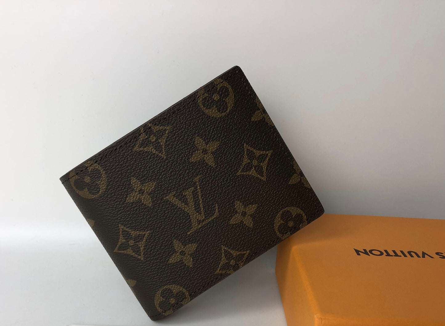Louis Vuitton Men wallet