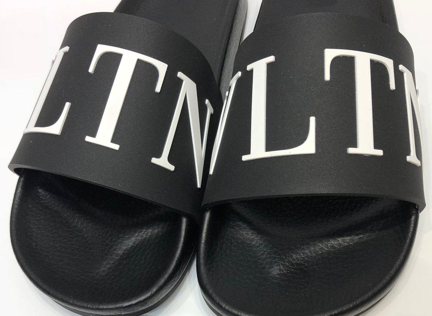 Valentino Slides