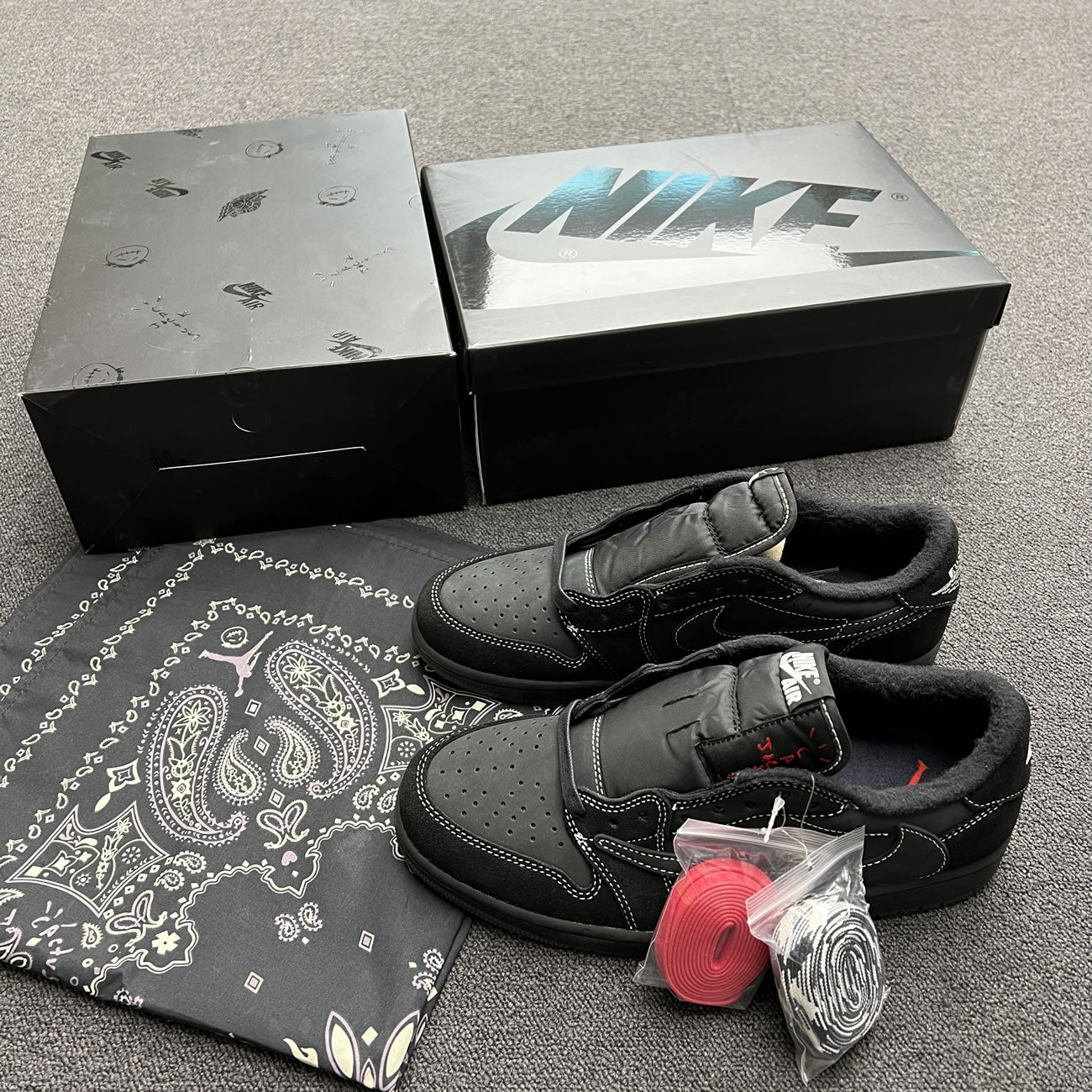 Travis Scott x Jordan 1 low black sneakers