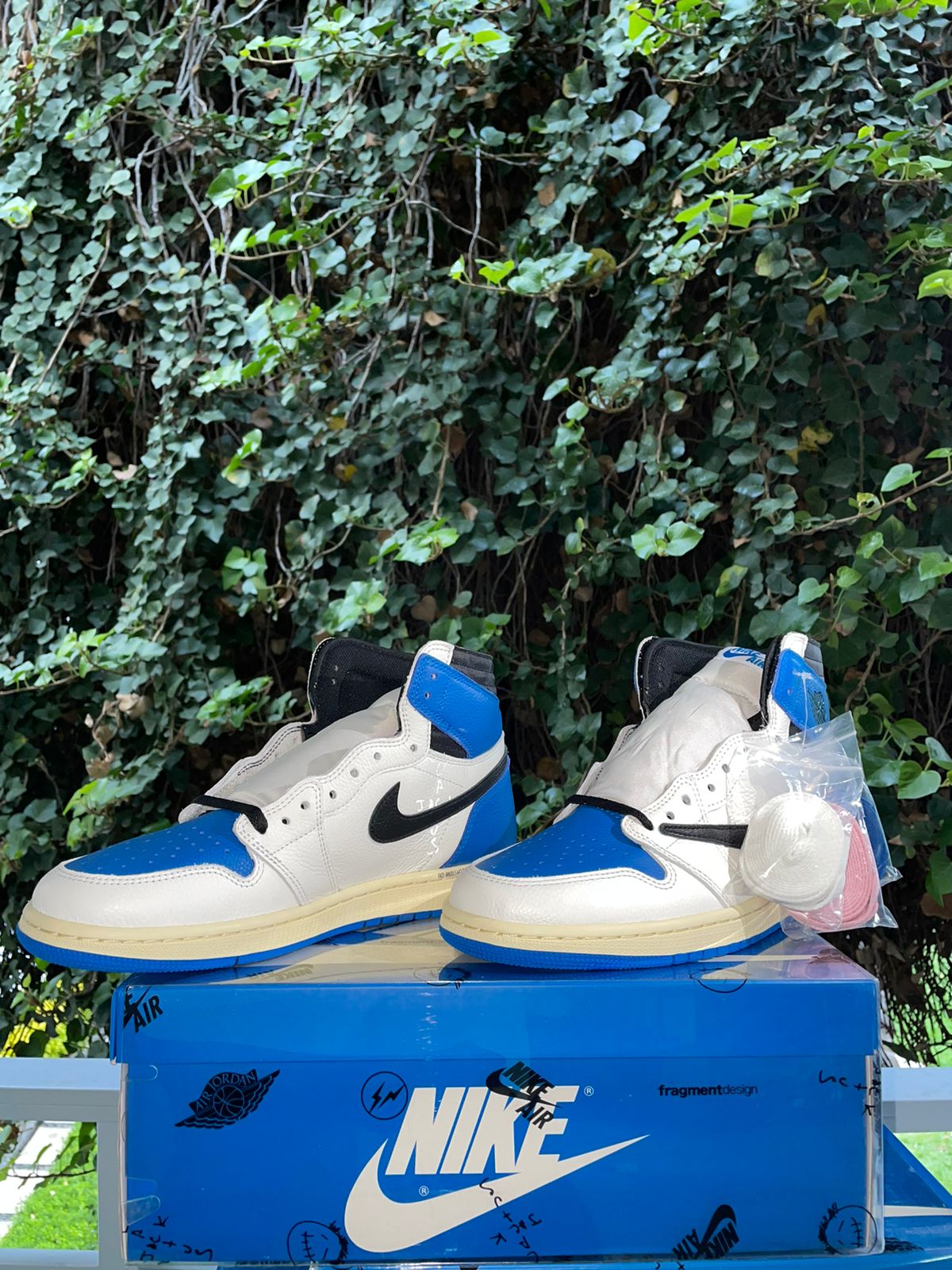 Travis Scott x Jordan 1 fragment sneakers