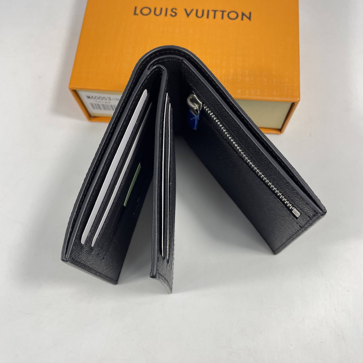 Louis Vuitton Men wallet