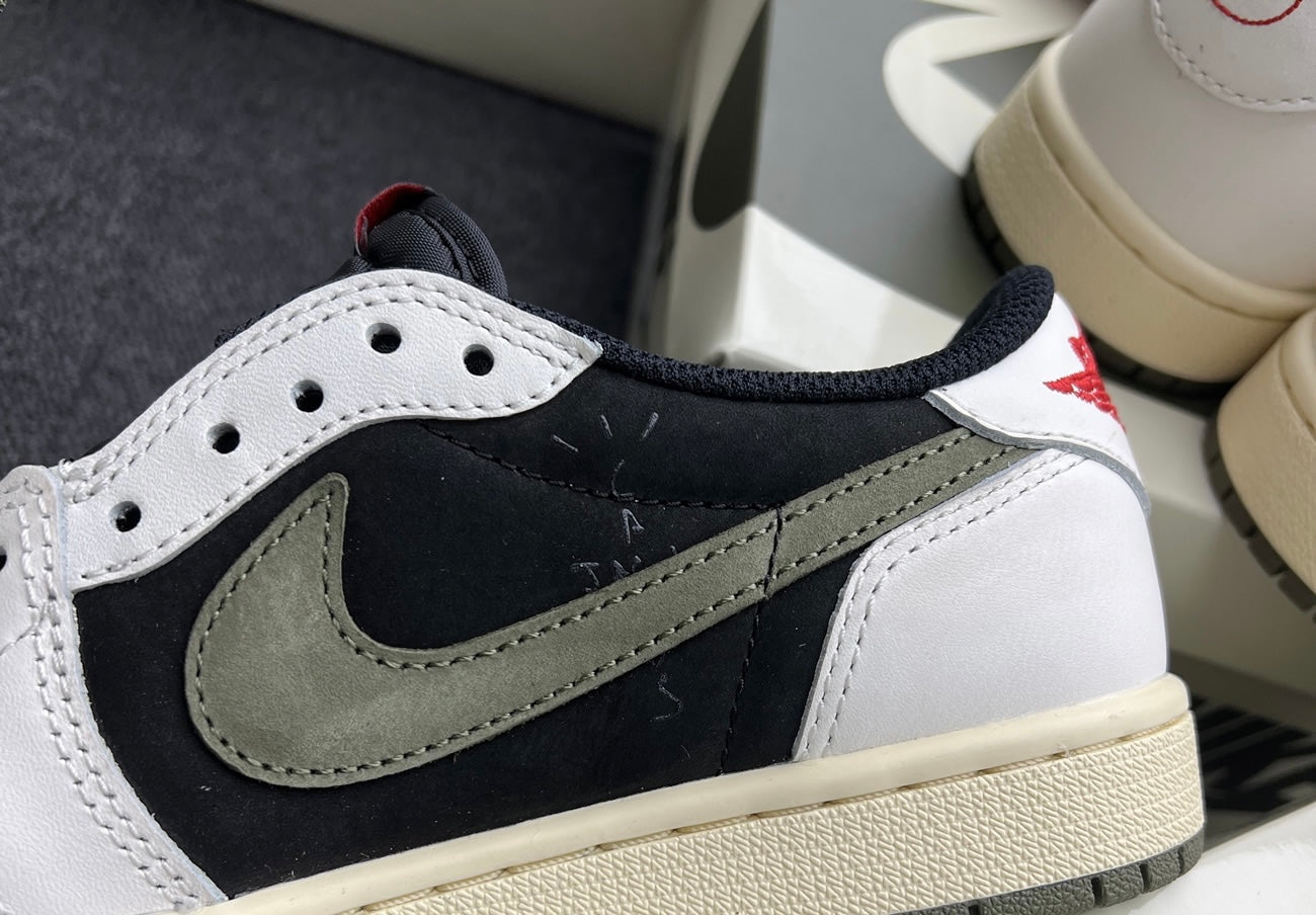 Travis Scott x Jordan 1 low green sneakers