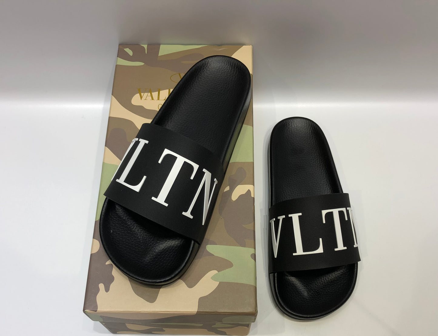 Valentino Slides