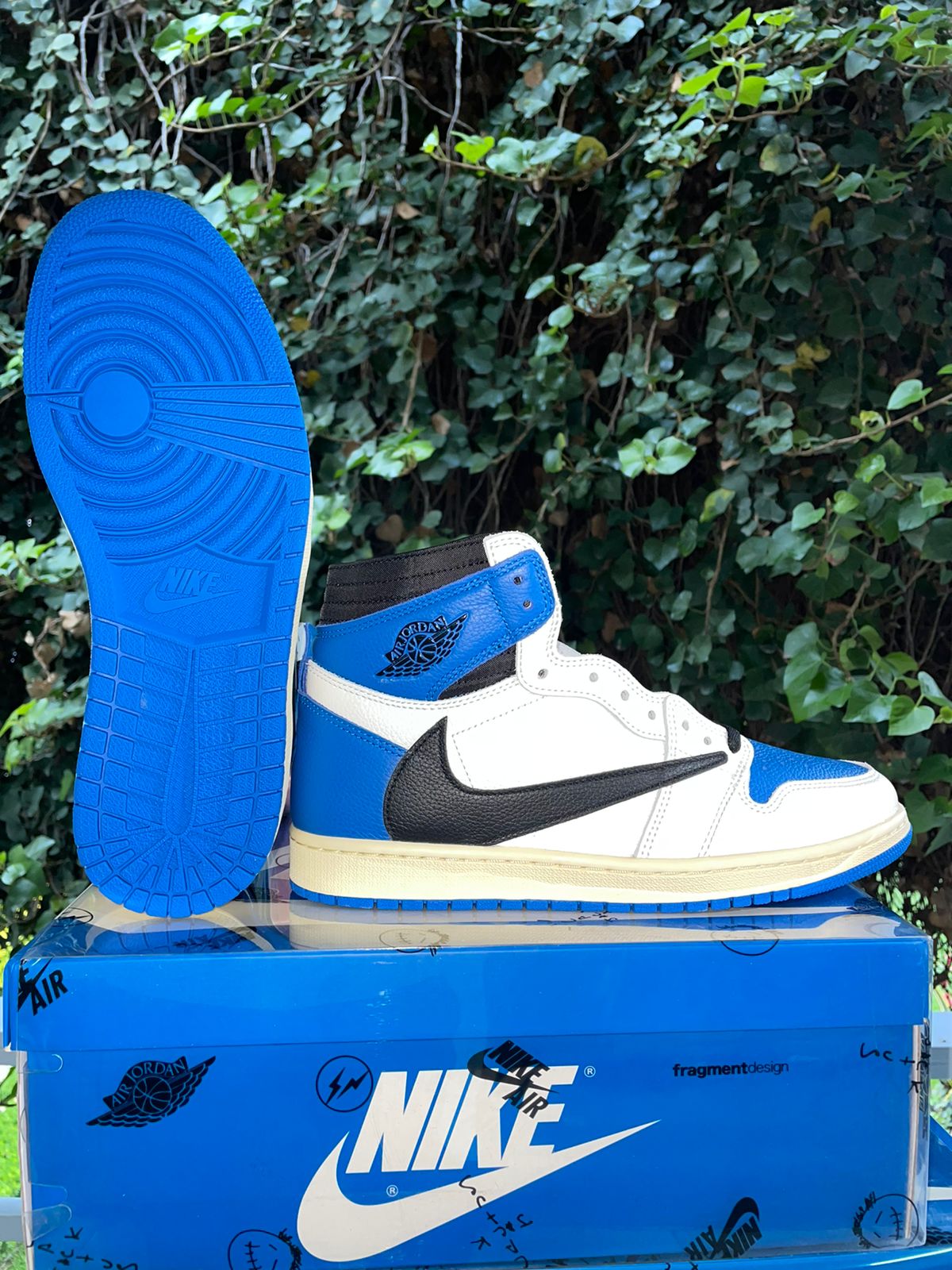 Travis Scott x Jordan 1 fragment sneakers