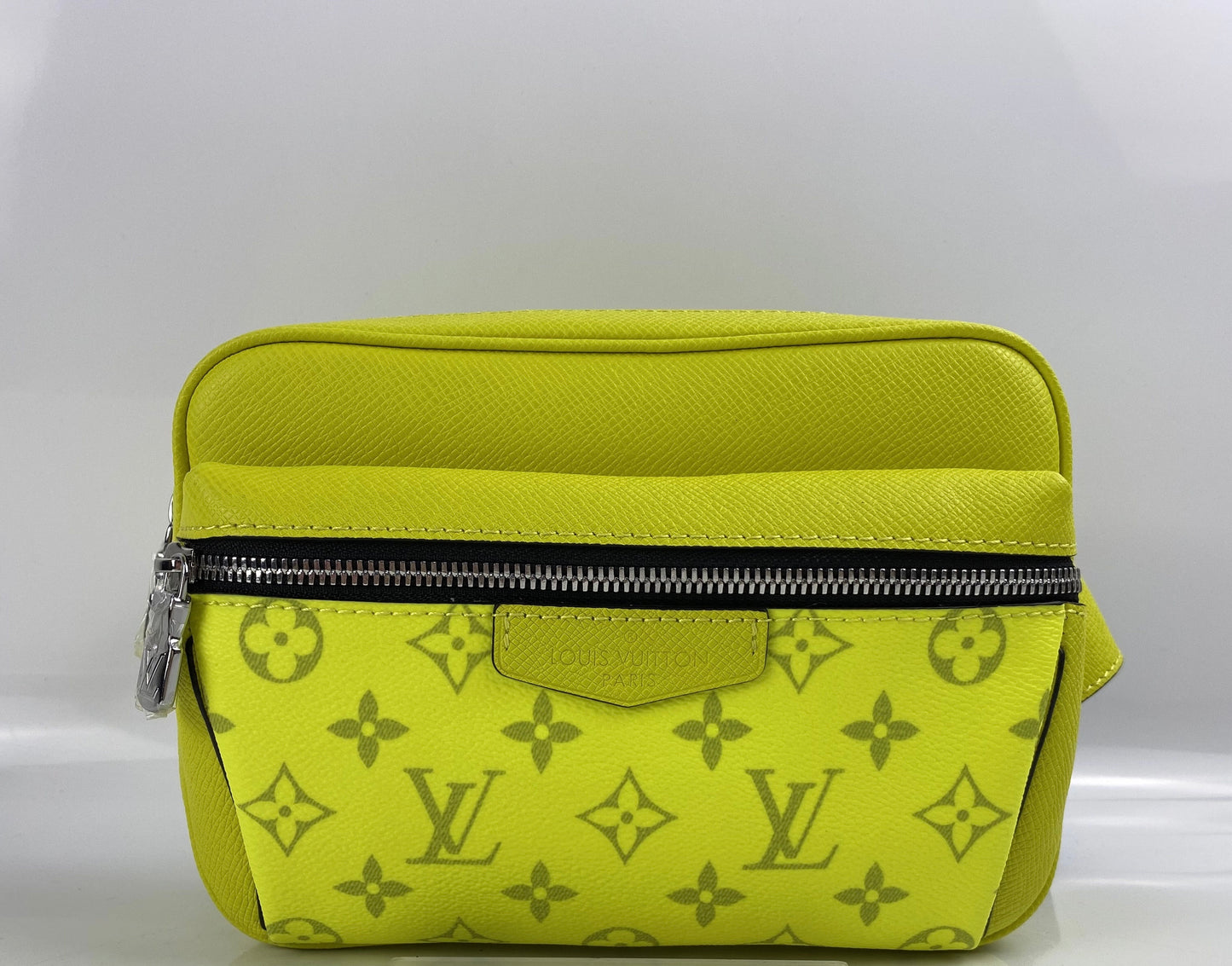 Louis Vuitton slingbag