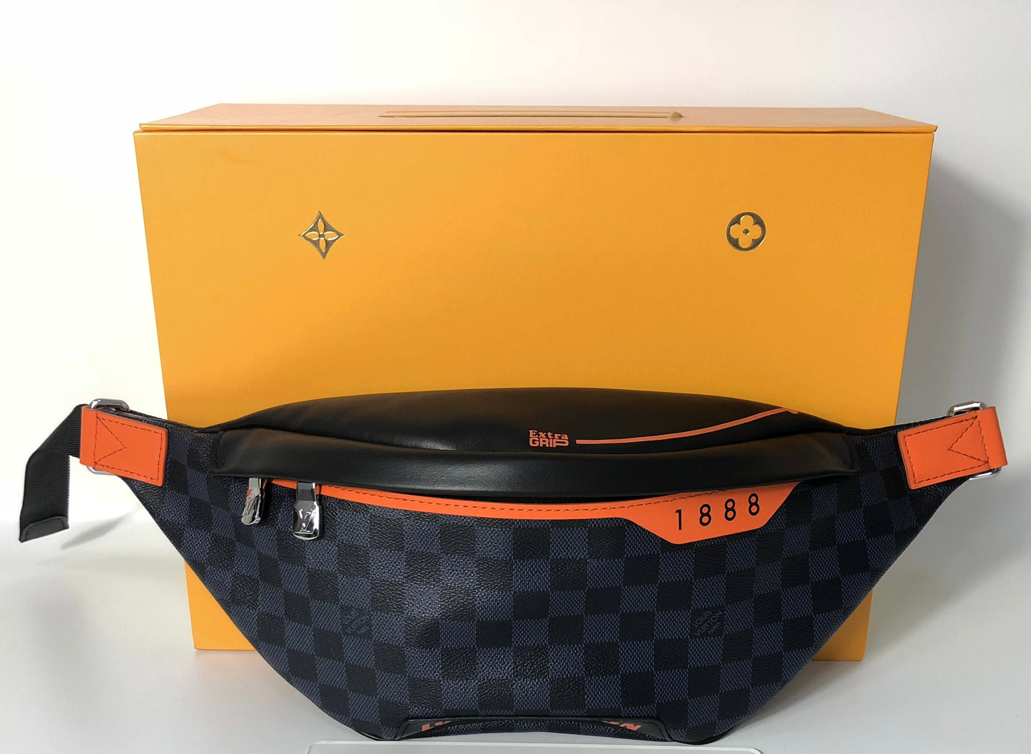 Louis Vuitton slingbag