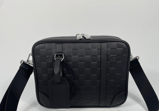 Louis Vuitton Men shoulderbag