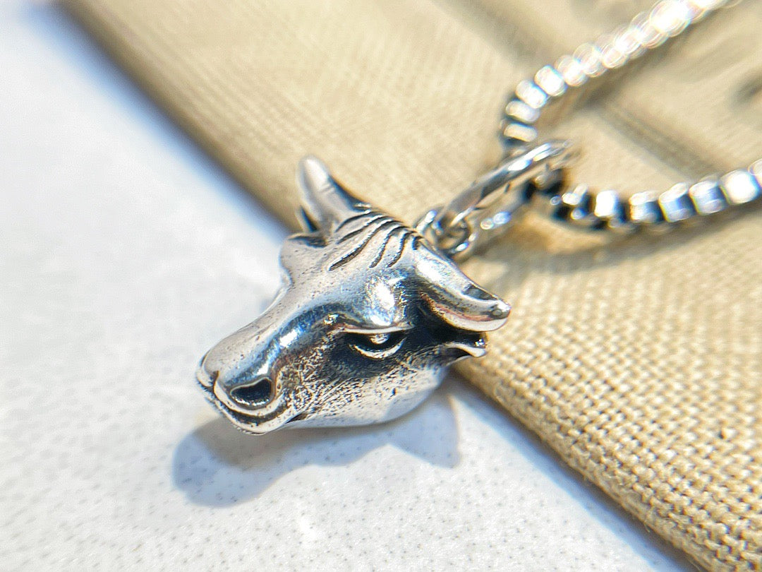 Gucci bull necklace jewelry