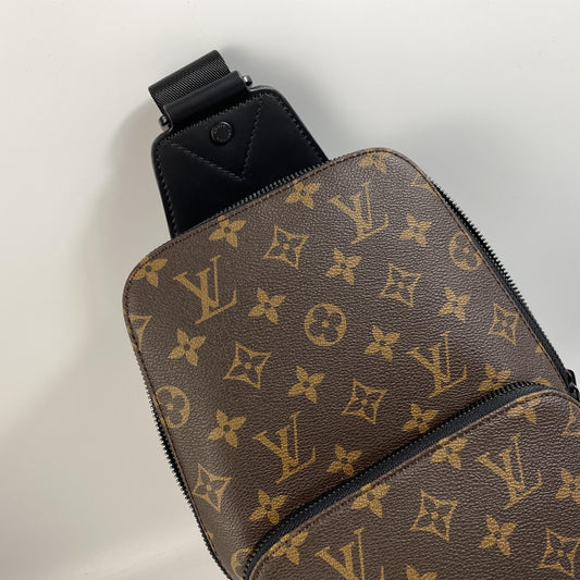 Louis Vuitton slingbag