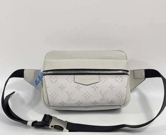 Louis Vuitton slingbag