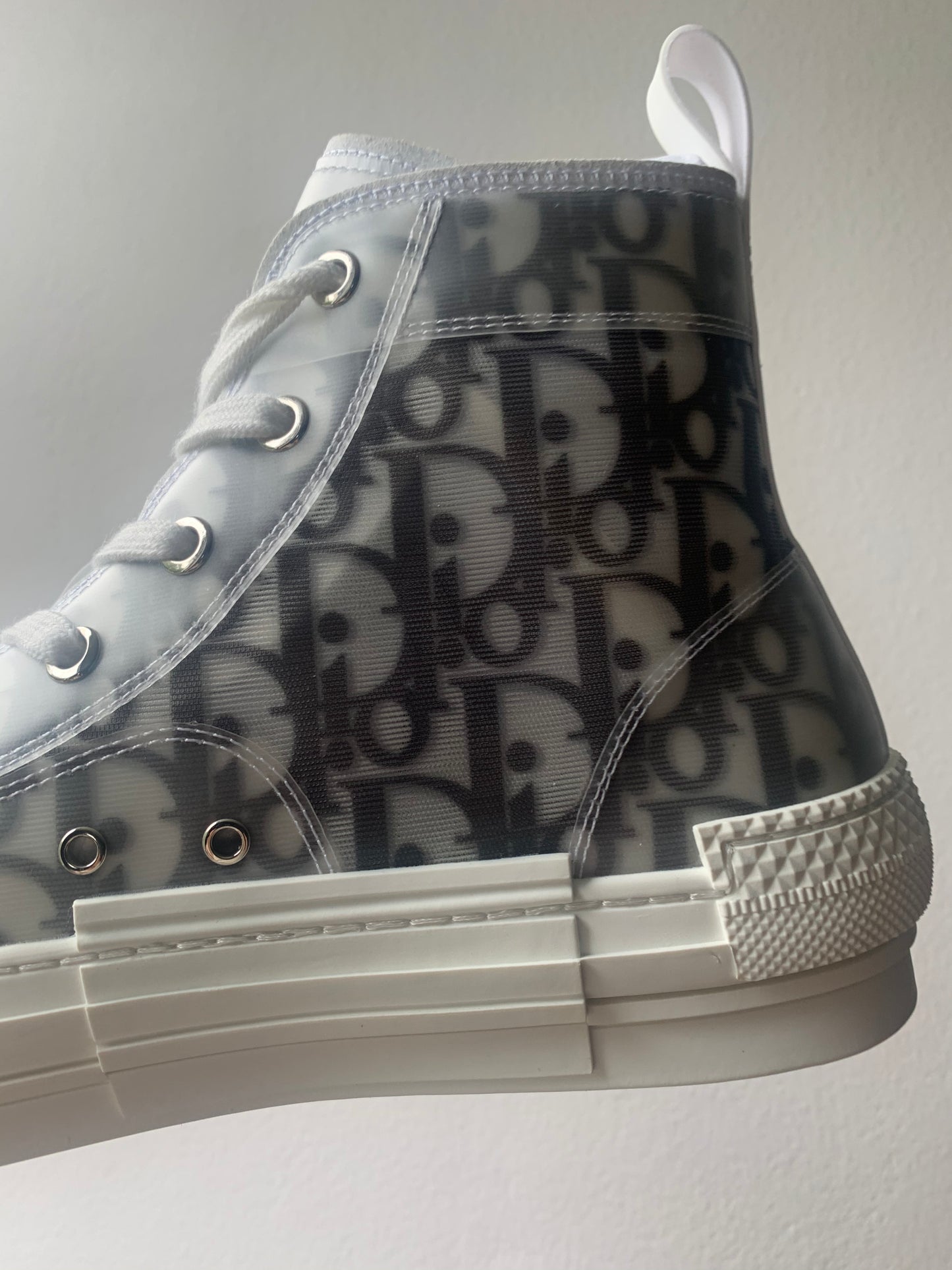 Dior B23 Hightop Grey sneakers