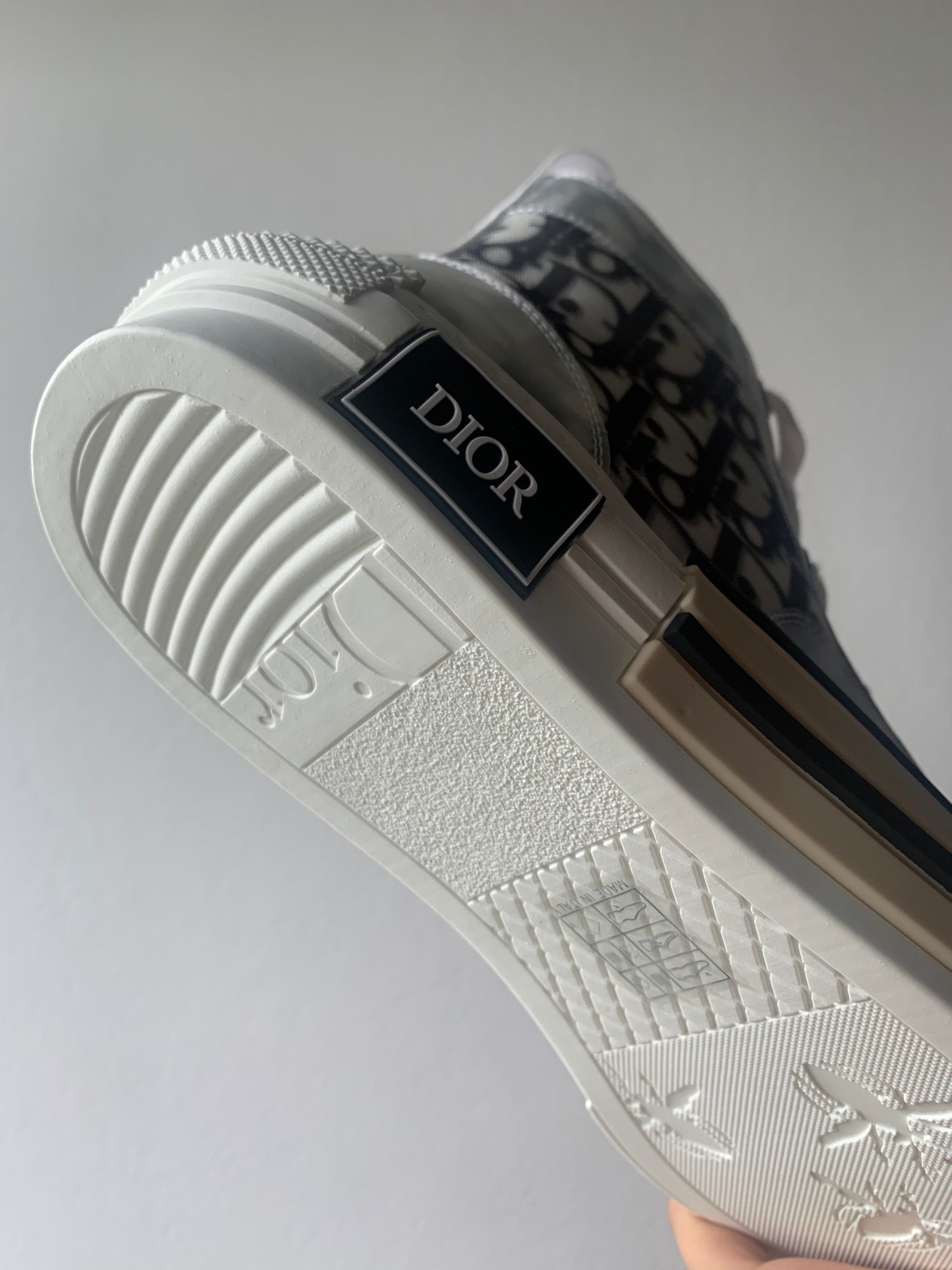 Dior B23 Hightop Grey sneakers