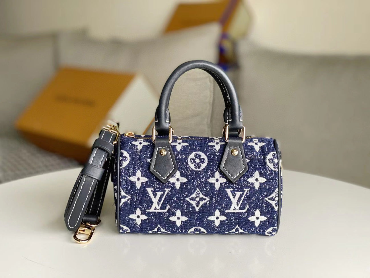 Louis Vuitton woman handbag