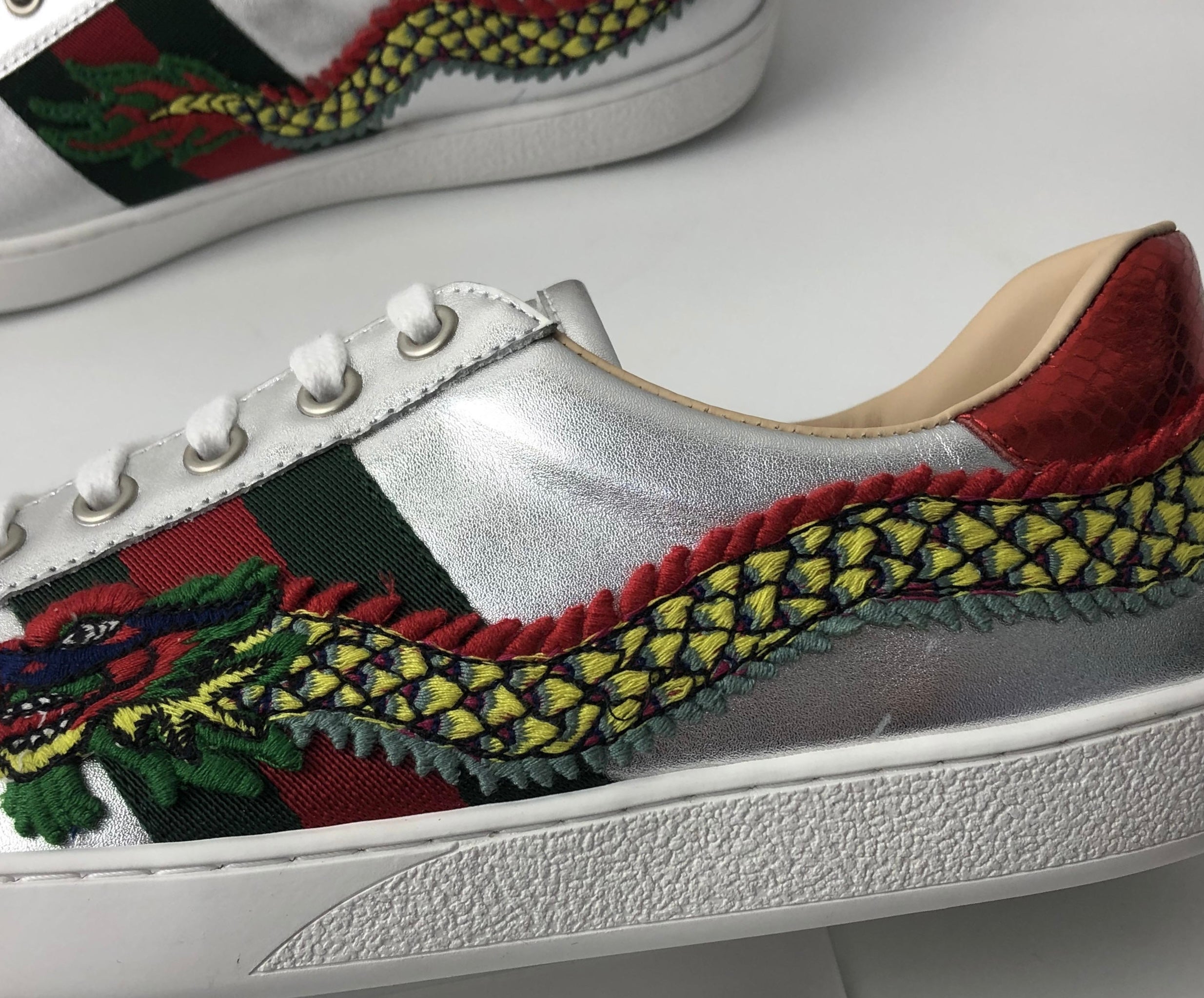 Gucci silver hot sale dragon sneakers